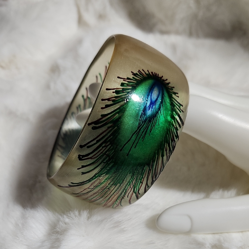 Vintage Handpainted Acrylic Elegant Green and Blue Peacock Feather Bangle